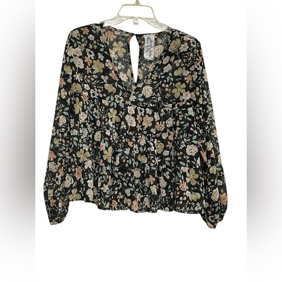 Sadie & Sage Daydreams Floral Blouse Size S - Picture 4 of 15